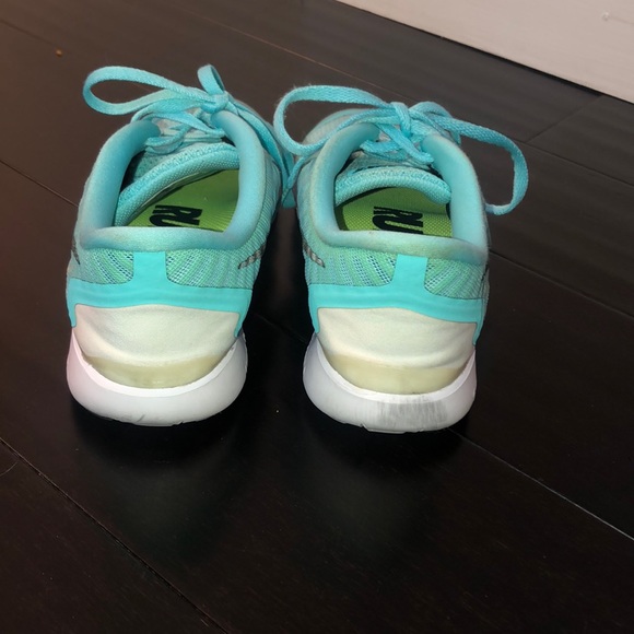 Nike Free Runs - Picture 6 of 9